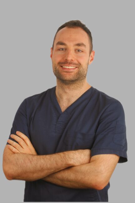 Стоматолог-хирург,имплантолог Микоян Артавазд Саркисович